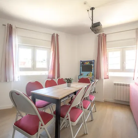 Lujo, Parking, Maquina Arcade, 3 Habs 150 Daire